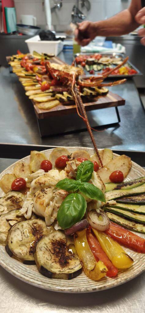 preparazione aragosta fresca ristorante Serendipity Loano